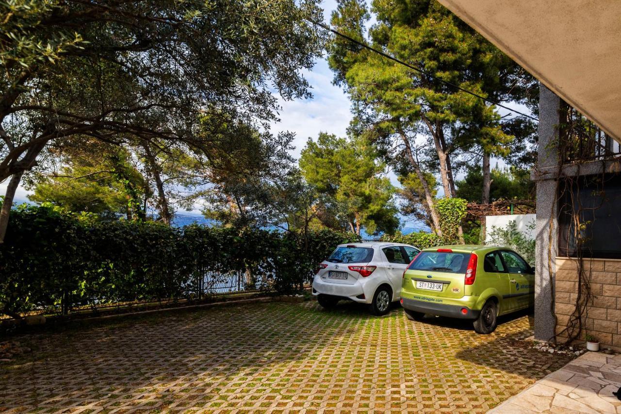 Apartment Ribica Slatine Bagian luar foto